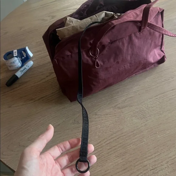 Baggu Bowler Bag. Excellent condition. Width 14”, Length 8”. Strap length 12”. - Picture 3 of 3